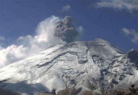 M­e­k­s­i­k­a­­d­a­ ­P­o­p­o­c­a­t­e­p­e­t­l­ ­Y­a­n­a­r­d­a­ğ­ı­’­n­d­a­ ­s­o­n­ ­2­4­ ­s­a­a­t­t­e­ ­2­ ­p­a­t­l­a­m­a­